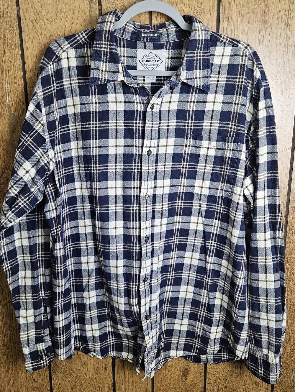 St. John's Bay Men's XL Plaid Brushed Flannel Long Sleeve Button-down Shirt XL